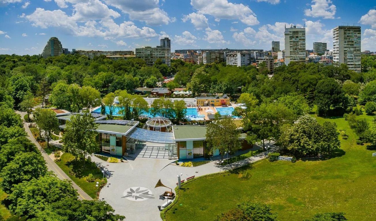 Seaview Lazur Apartment Burgas Exteriör bild