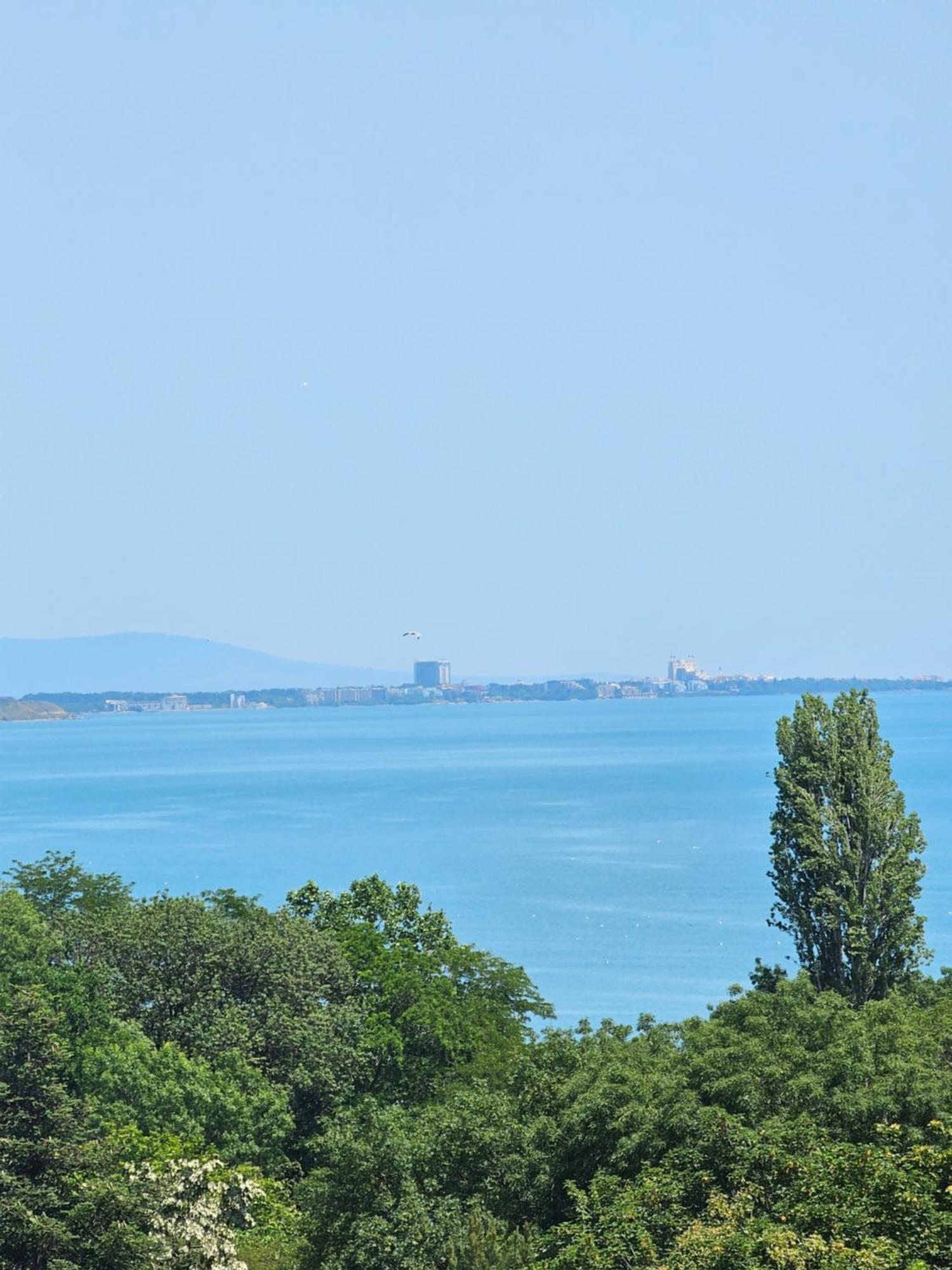 Seaview Lazur Apartment Burgas Exteriör bild